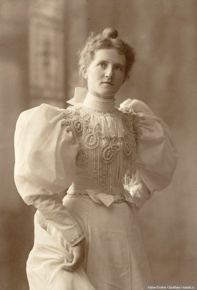 Молодые дамы из прошлого — Всё об антикварных куклах: история