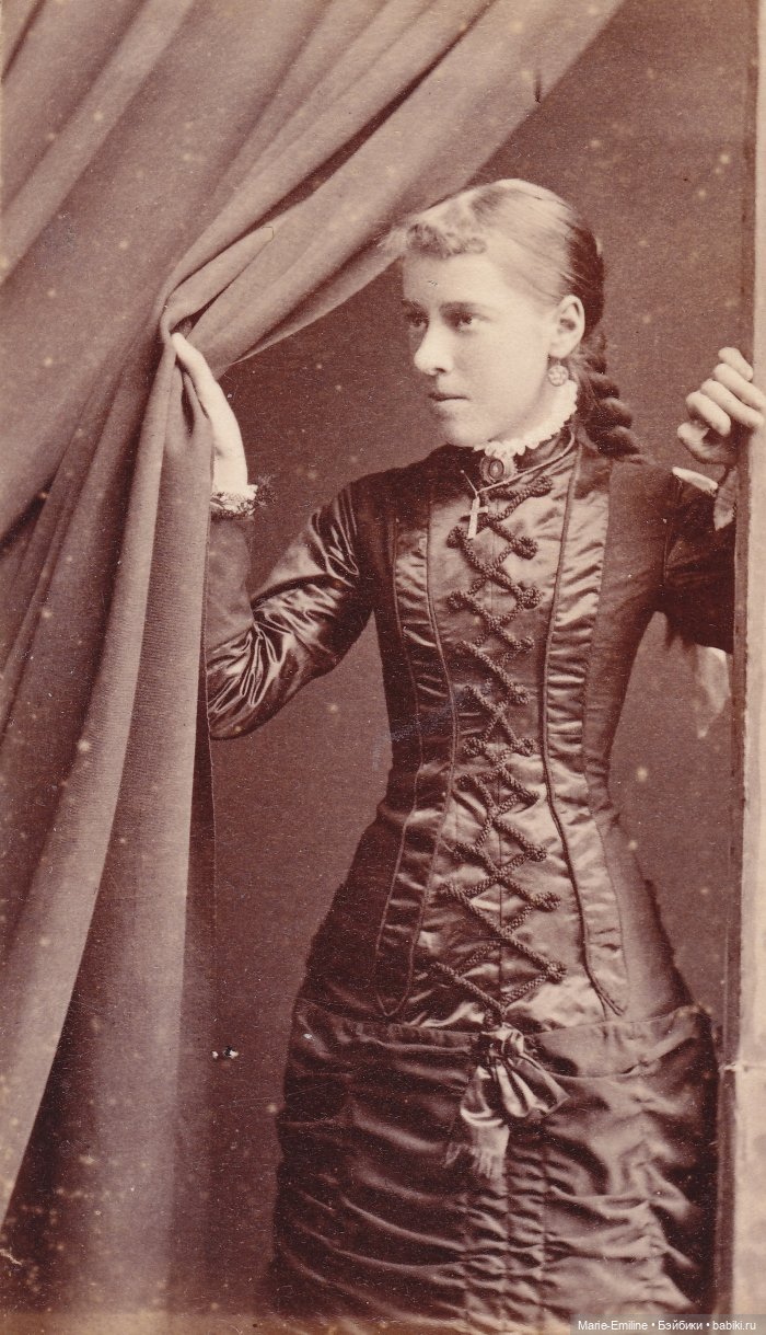 Молодые дамы из прошлого — Всё об антикварных куклах: история