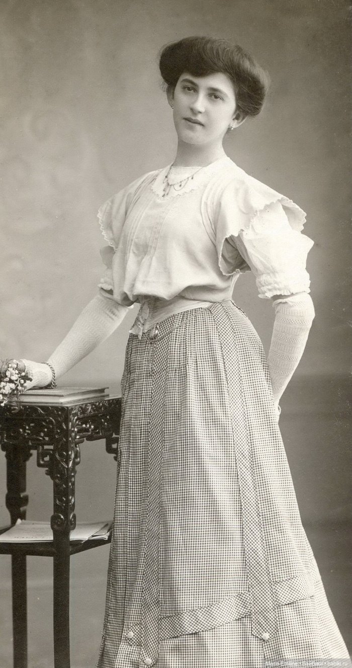 Молодые дамы из прошлого — Всё об антикварных куклах: история