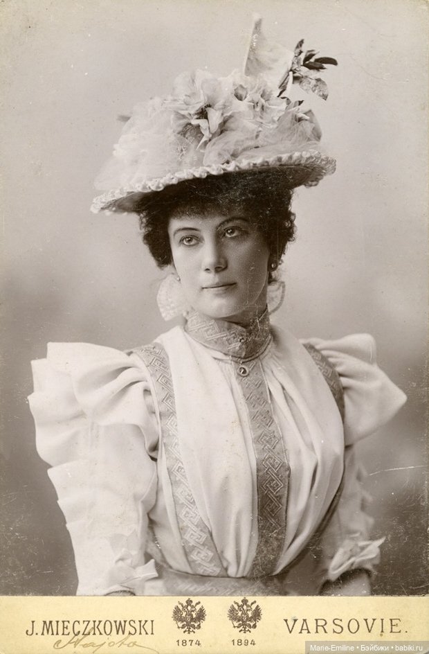 Молодые дамы из прошлого — Всё об антикварных куклах: история