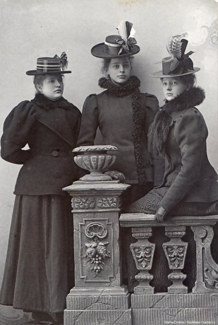 Молодые дамы из прошлого — Всё об антикварных куклах: история