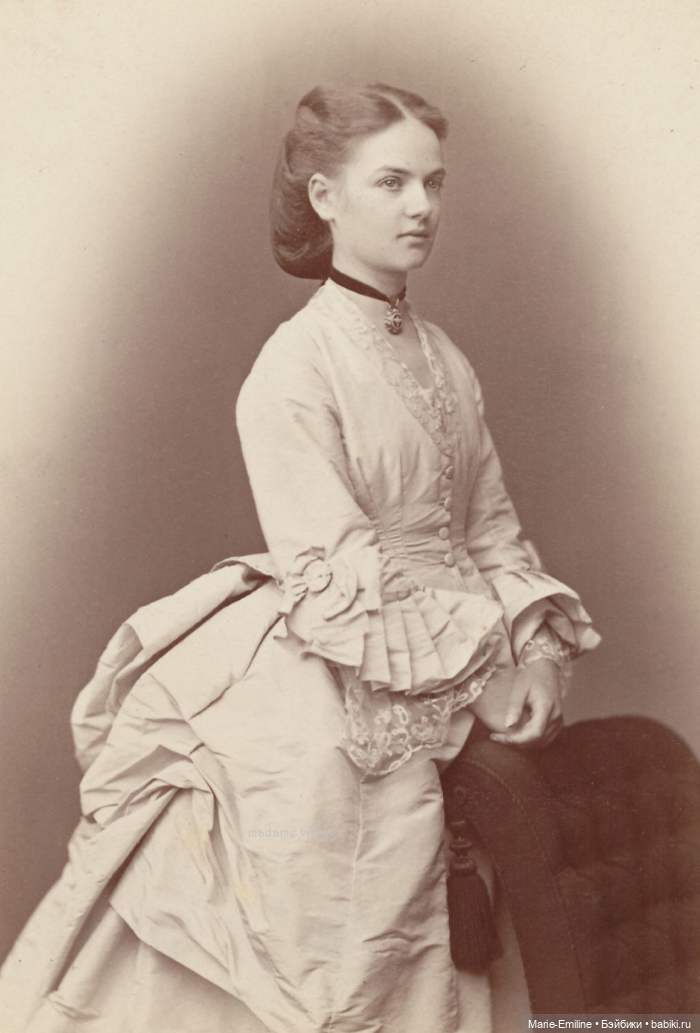 Молодые дамы из прошлого — Всё об антикварных куклах: история