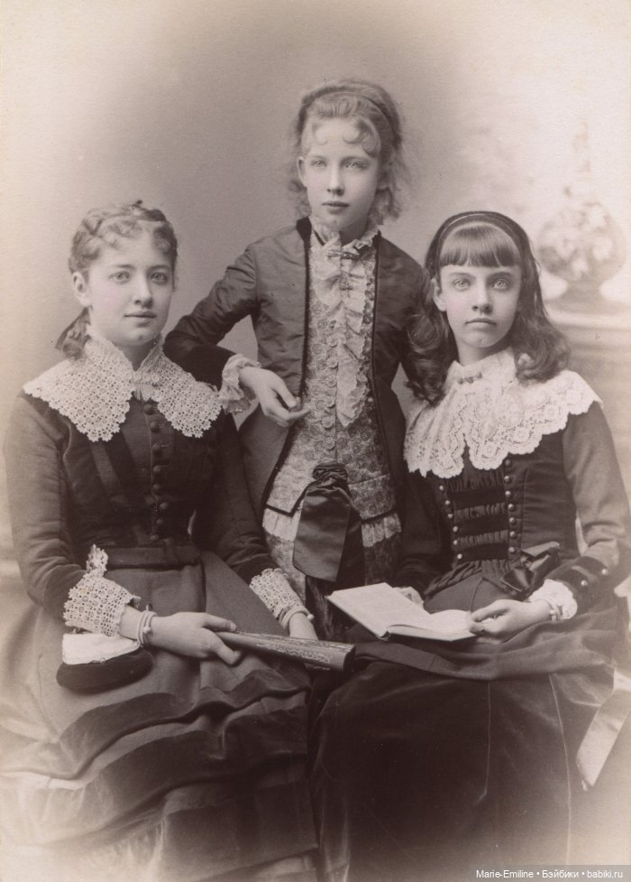 Молодые дамы из прошлого — Всё об антикварных куклах: история