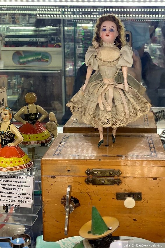 Антикварный мир Бориса Сумарокова в ЦДМ. Часть 1