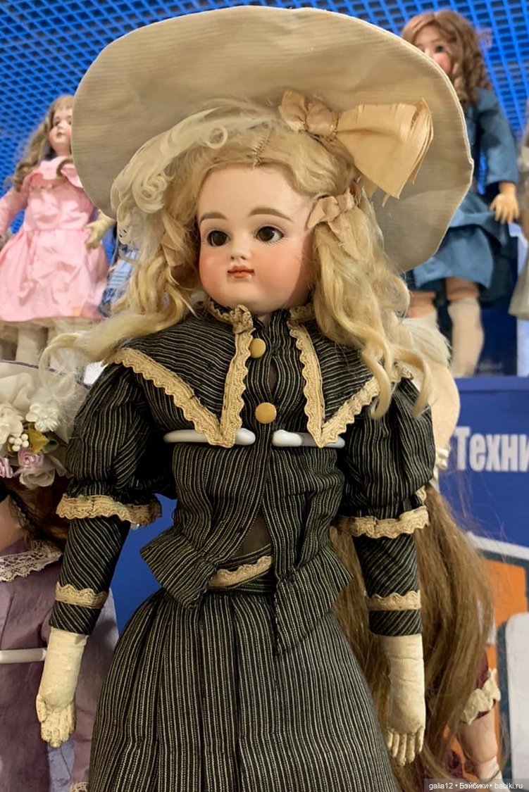 Антикварный мир Бориса Сумарокова в ЦДМ. Часть 1