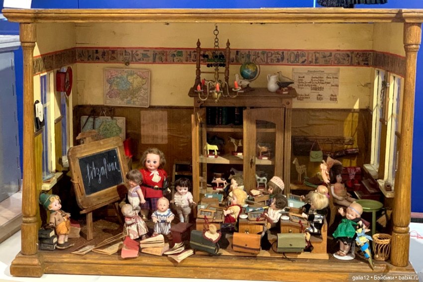 Антикварный мир Бориса Сумарокова в ЦДМ. Часть 1 (фото 3)