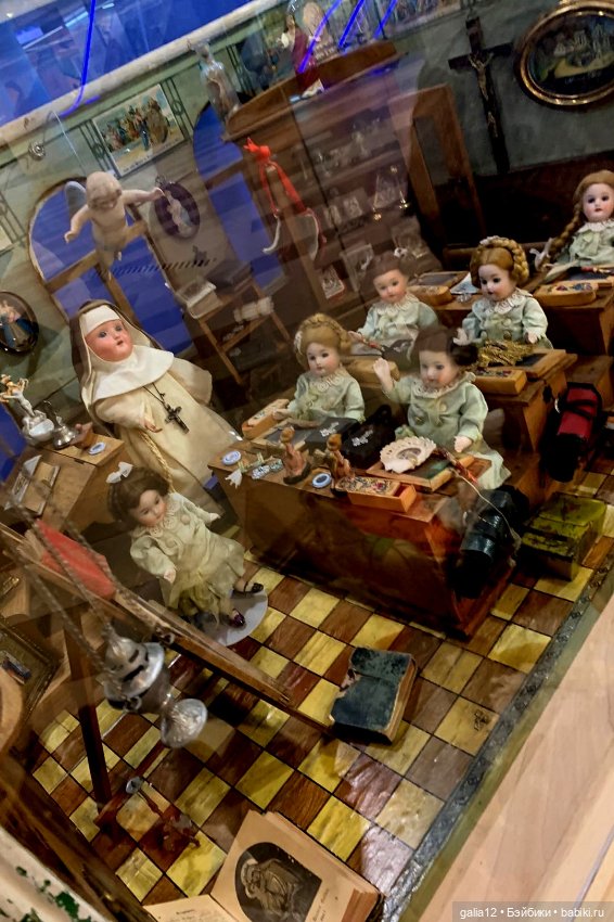 Антикварный мир Бориса Сумарокова в ЦДМ. Часть 1 (фото 6)