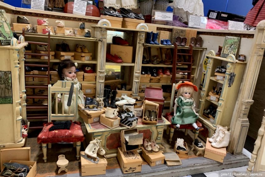 Антикварный мир Бориса Сумарокова в ЦДМ. Часть 1 (фото 2)