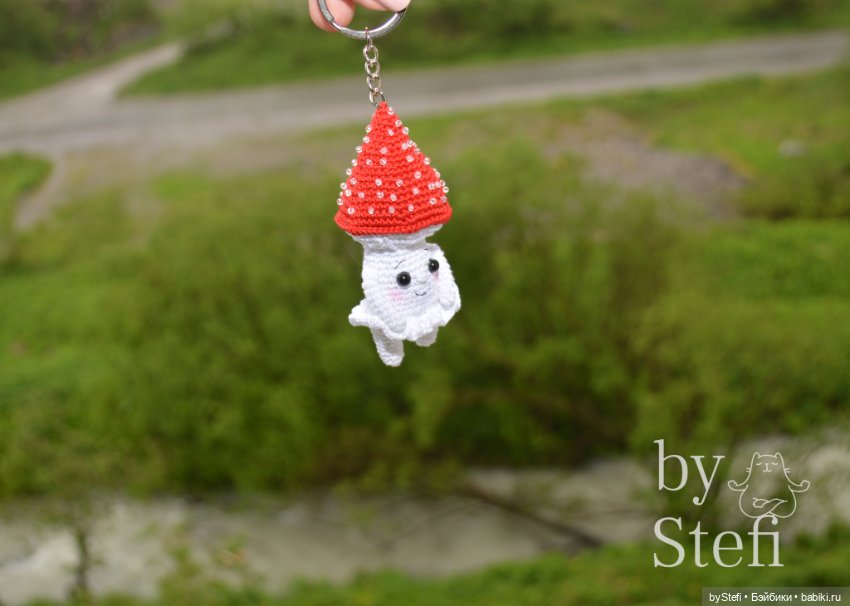 Мухоморушка. Брелочек — Вязаные игрушки и амигуруми: крючком (фото 4)