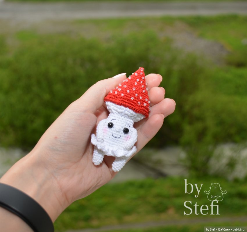 Мухоморушка. Брелочек — Вязаные игрушки и амигуруми: крючком (фото 2)