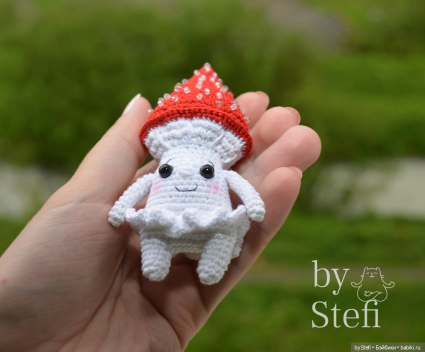 Мухоморушка. Брелочек — Вязаные игрушки и амигуруми: крючком (фото 3)