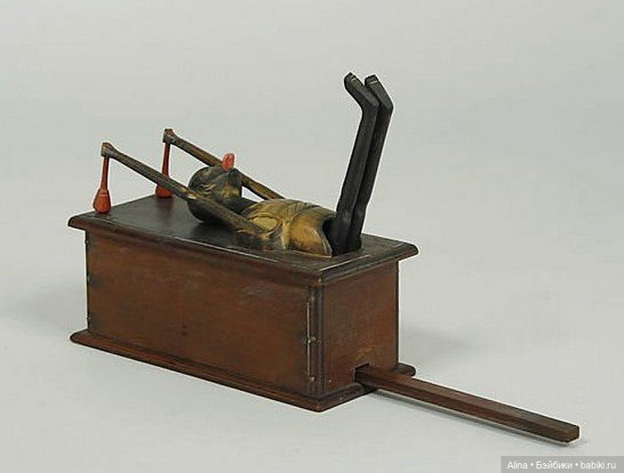 Kobe dolls - механические деревянные игрушки