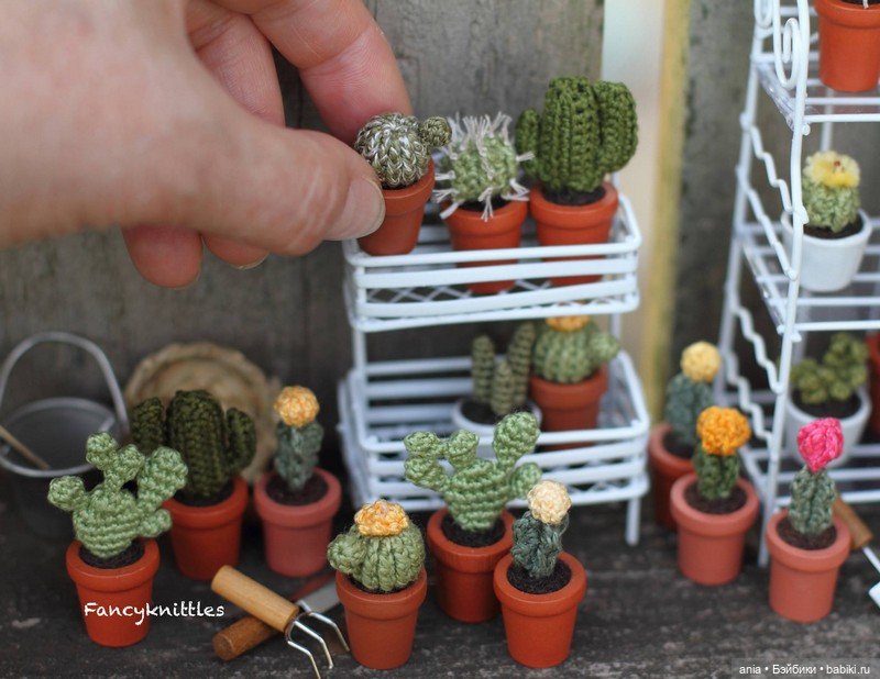 Вязанная миниатюра от FancyKnittle (фото 5)