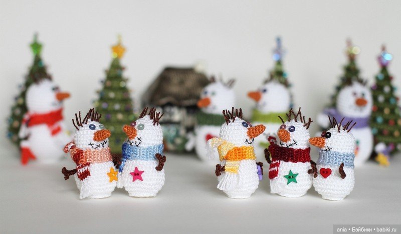 Вязанная миниатюра от FancyKnittle