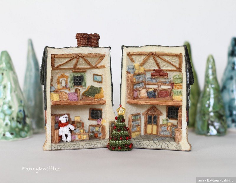 Вязанная миниатюра от FancyKnittle