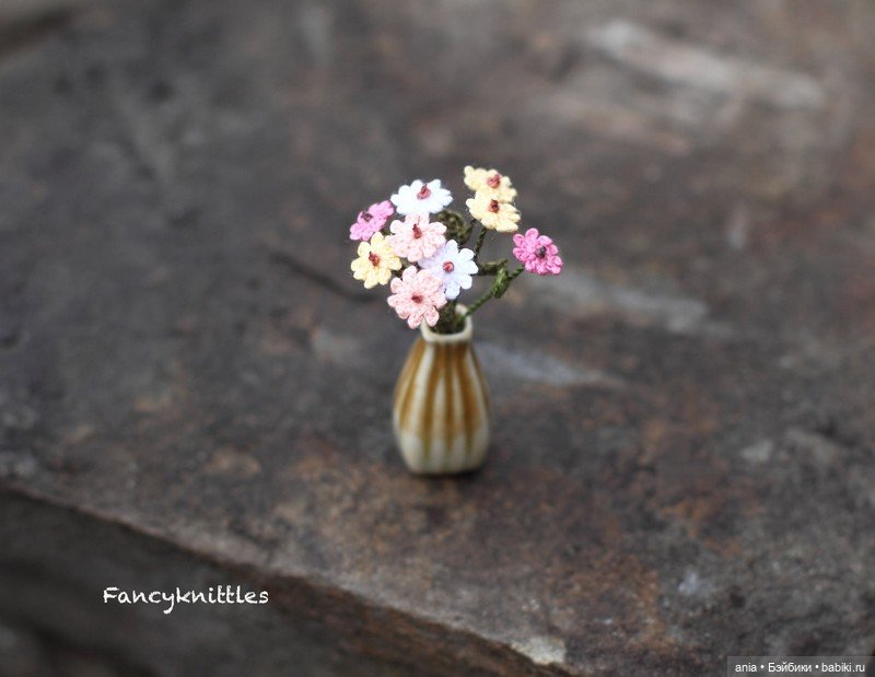 Вязанная миниатюра от FancyKnittle (фото 2)