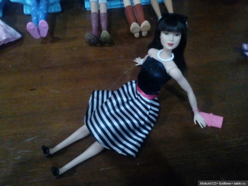 Ура! Новая одежка для для барби (фото 5)