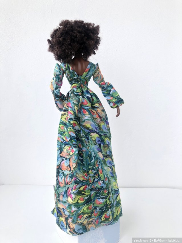 Как приятно получать подарки...или новое платье Никки