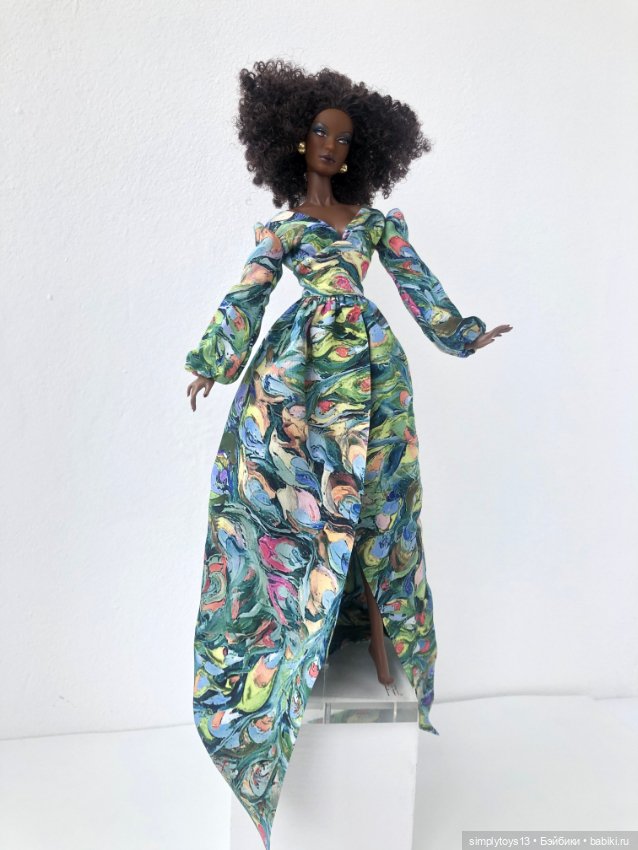 Как приятно получать подарки...или новое платье Никки