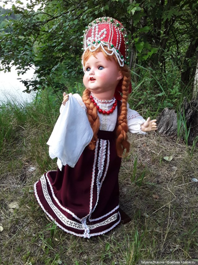 "Есть в летнем воздухе, под вечер зовущий выйти аромат…"