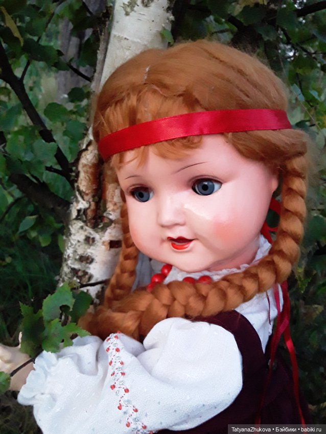 "Есть в летнем воздухе, под вечер зовущий выйти аромат…"