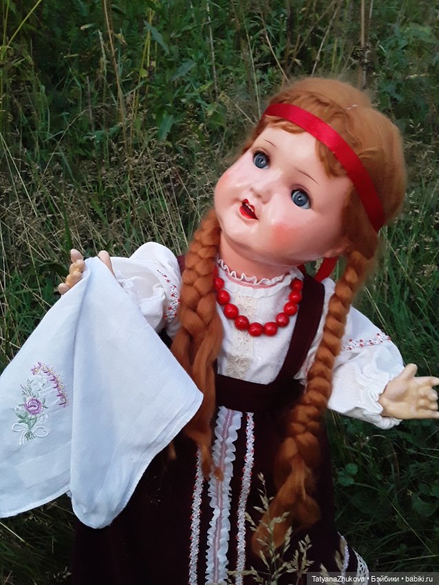 "Есть в летнем воздухе, под вечер зовущий выйти аромат…"