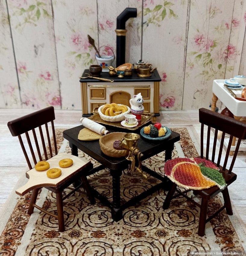 Маленький хаос на крошечной кухне