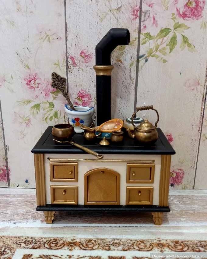 Маленький хаос на крошечной кухне