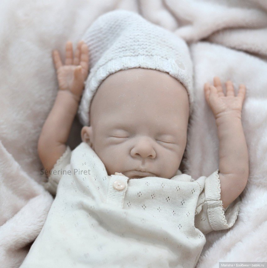 Молд недоношенной малышки Maïa скульптора Severine Piret