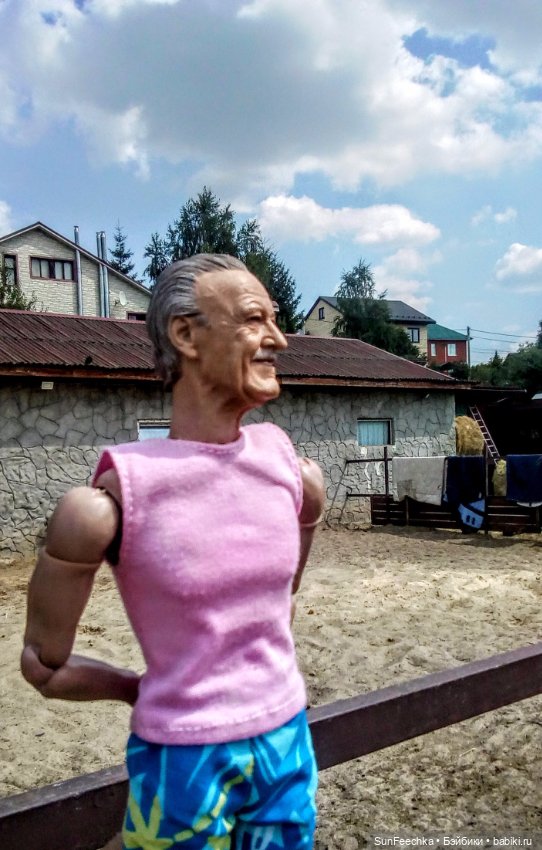 Матвей Сергеевич на конюшне