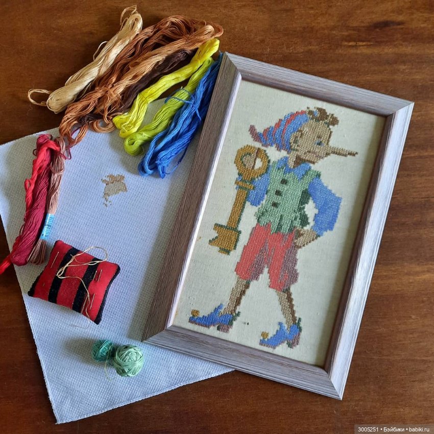 Вышитый крестиком Буратино