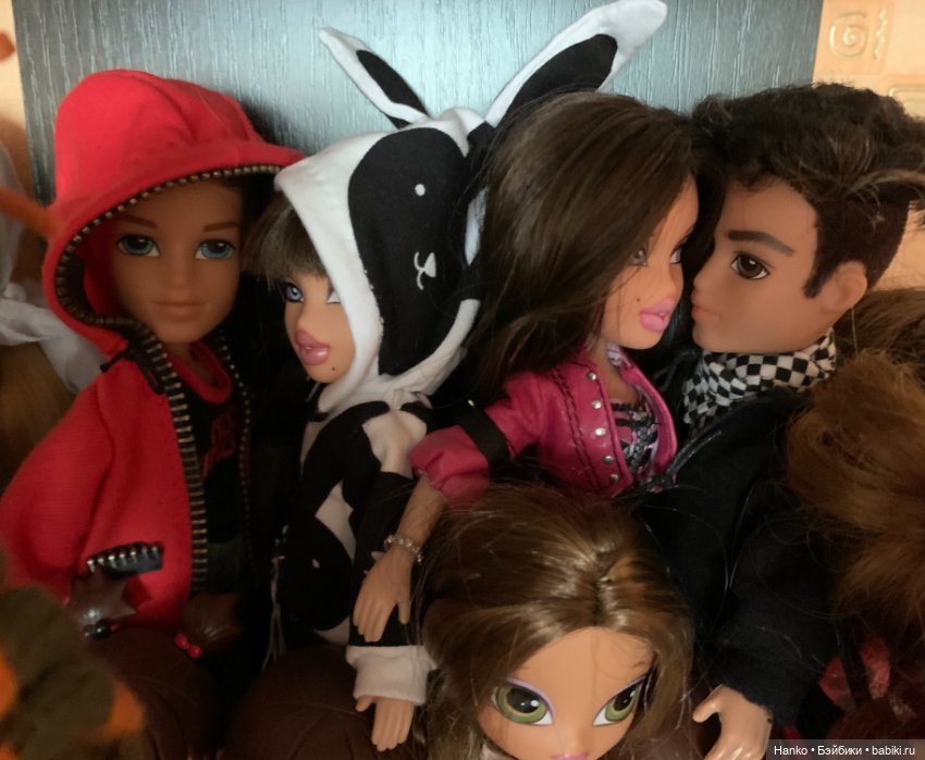 Одна полочка — Домашние коллекции кукол: фото собраний (фото 4)