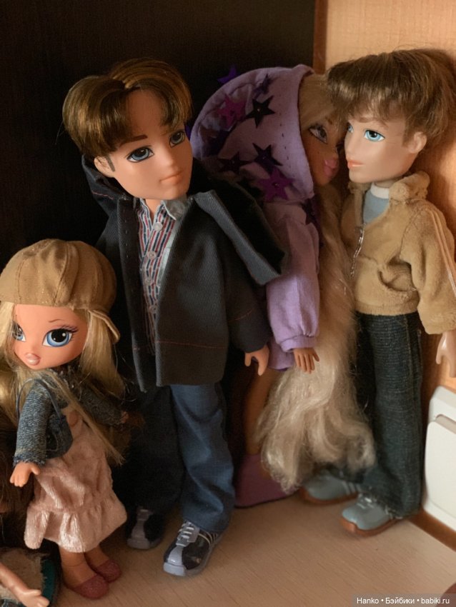 Одна полочка — Домашние коллекции кукол: фото собраний