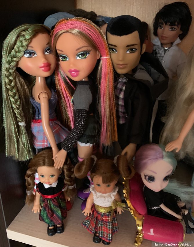 Одна полочка — Домашние коллекции кукол: фото собраний