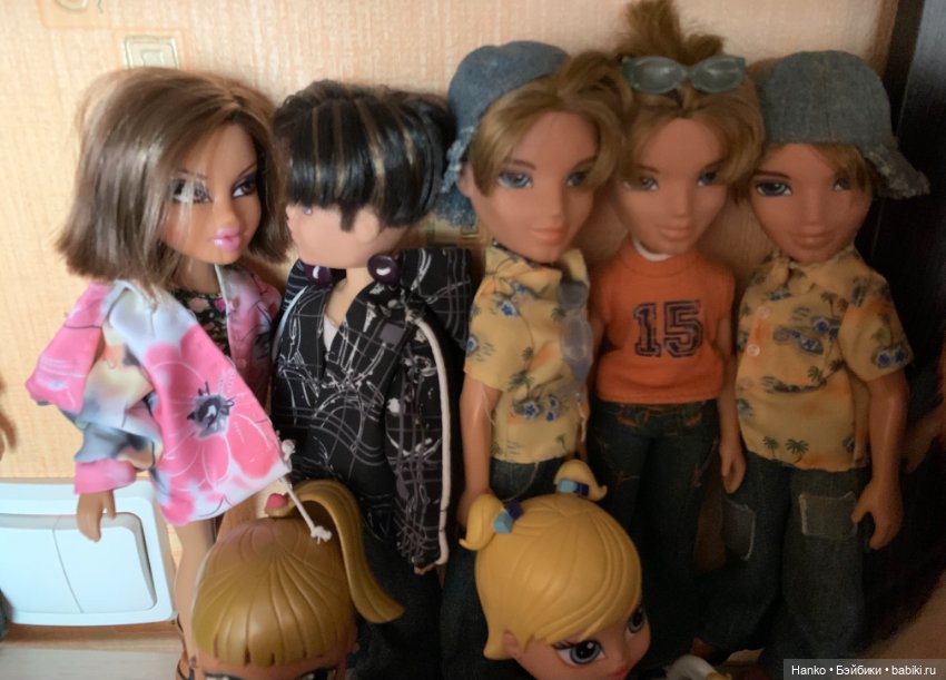 Одна полочка — Домашние коллекции кукол: фото собраний