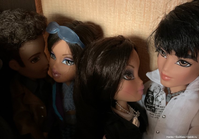 Одна полочка — Домашние коллекции кукол: фото собраний