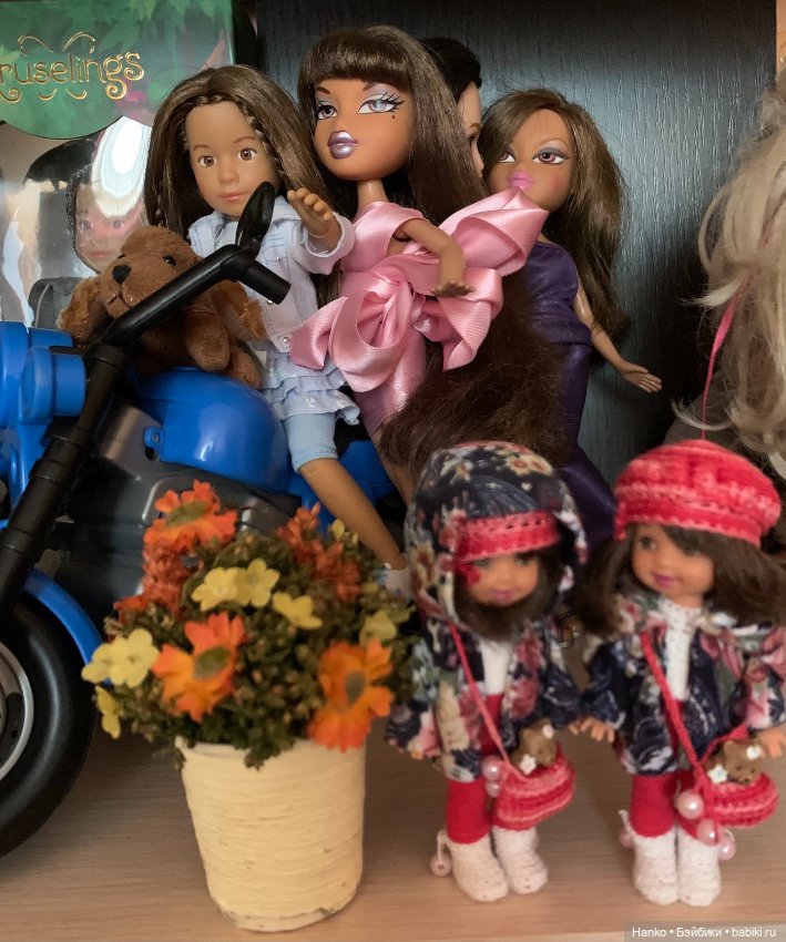 Одна полочка — Домашние коллекции кукол: фото собраний