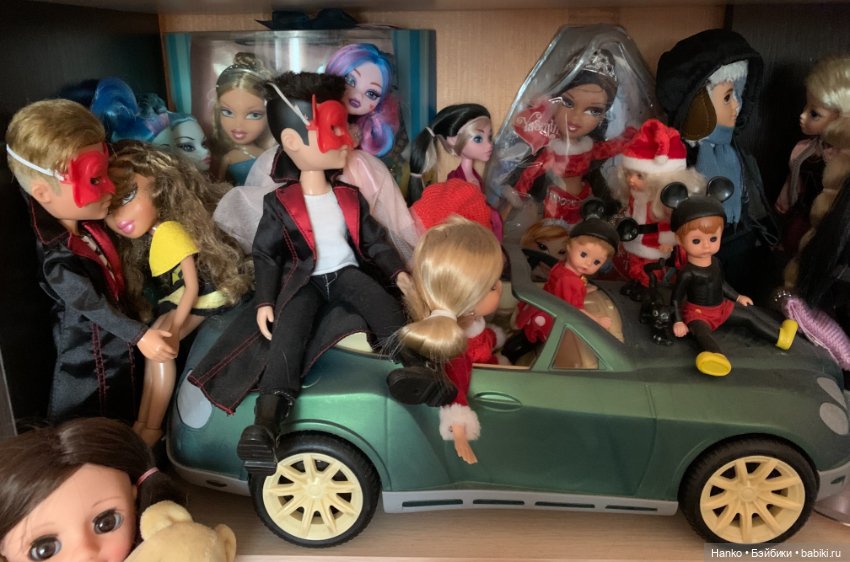 Одна полочка — Домашние коллекции кукол: фото собраний