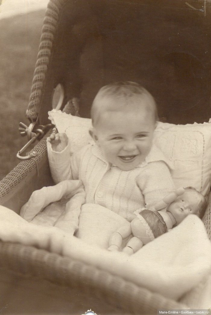 Дети с игрушками и без — Всё об антикварных куклах: история