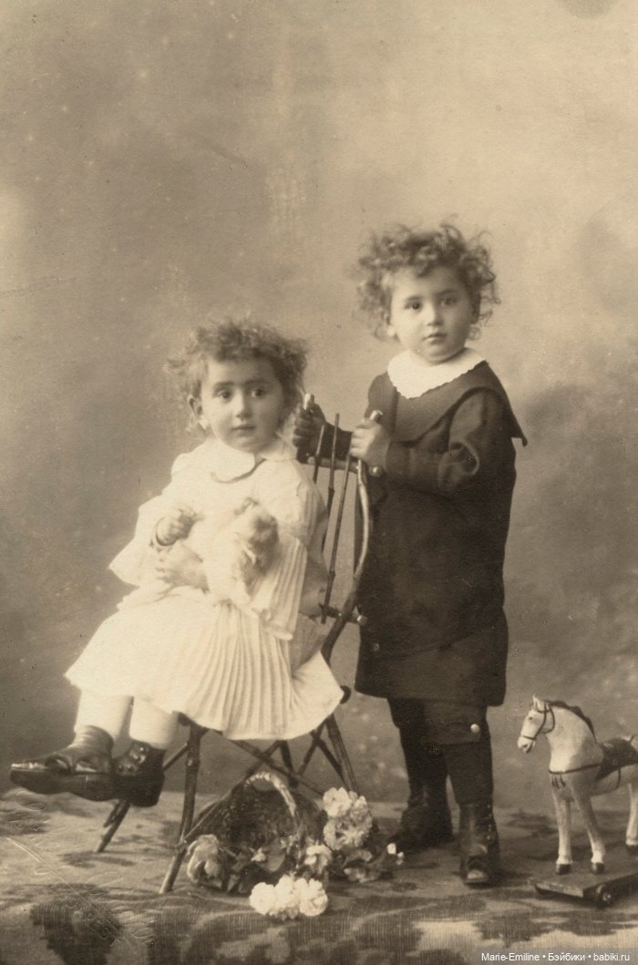 Дети с игрушками и без — Всё об антикварных куклах: история