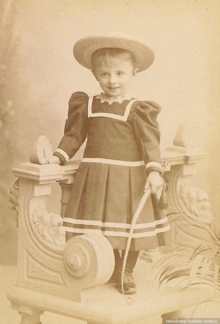 Дети с игрушками и без — Всё об антикварных куклах: история