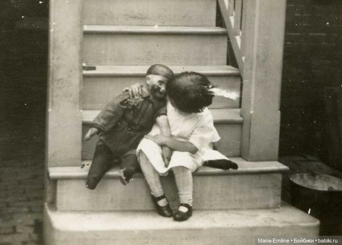 Дети с игрушками и без — Всё об антикварных куклах: история