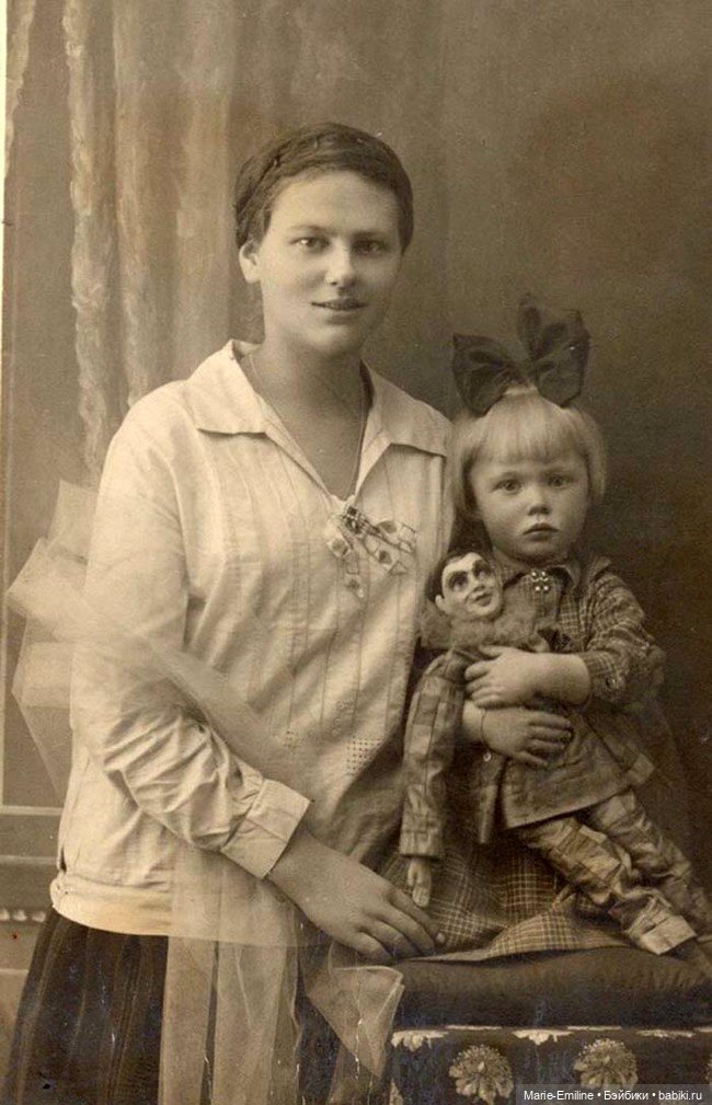 Дети с игрушками и без — Всё об антикварных куклах: история