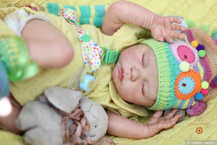 Малышка Делила в других нарядах