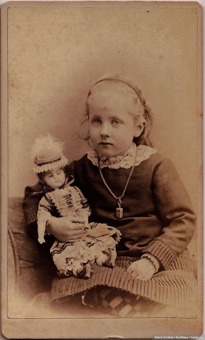 Дети с игрушками и без — Всё об антикварных куклах: история (фото 10)