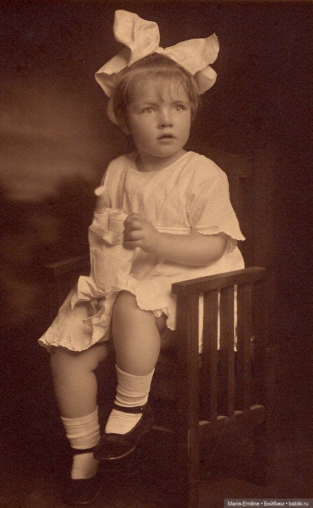 Дети с игрушками и без — Всё об антикварных куклах: история