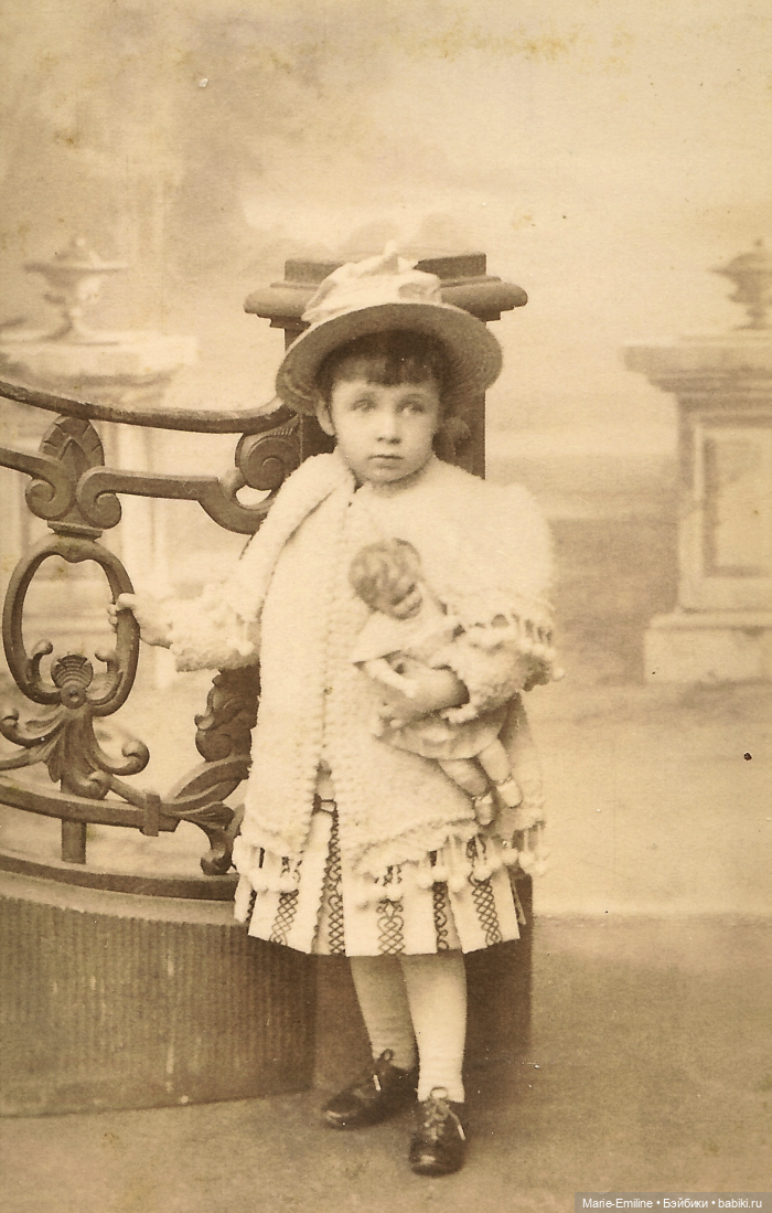 Дети с игрушками и без — Всё об антикварных куклах: история