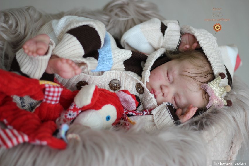 Малышка Делила в других нарядах