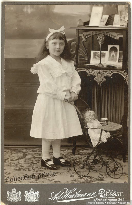 Дети с игрушками и без. Старинные фотографии