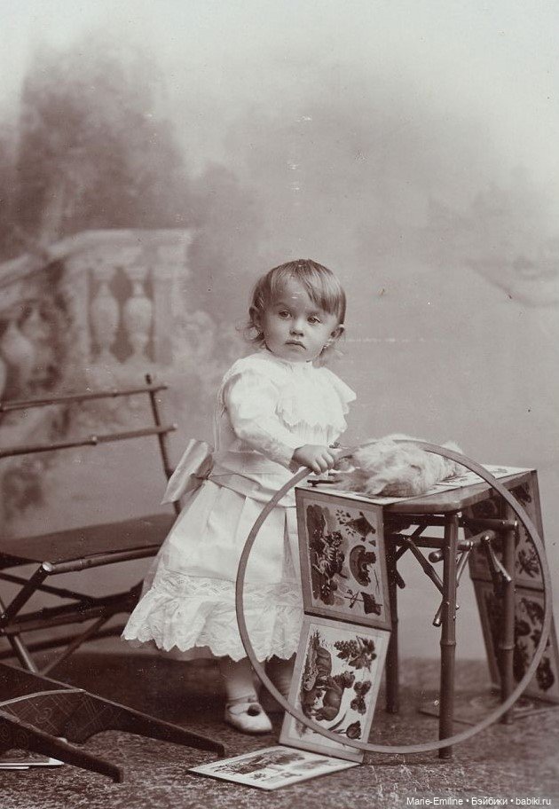 Дети с игрушками и без — Всё об антикварных куклах: история